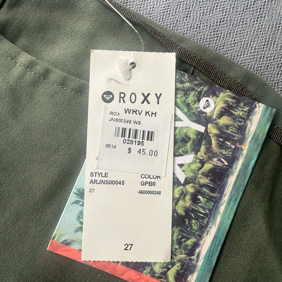 Roxy Khaki Shorts - Picture 2 of 5
